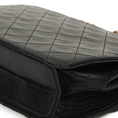 Chanel Small Classic Lammleder Flap Bag mit goldfarbenen Beschlägen Gut
