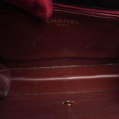 Chanel Small Classic Flap Bag aus Lammleder mit goldfarbener Hardware