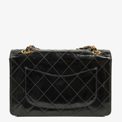 Chanel Kleine Classic Single Flap Tasche aus schwarzem gestepptem Lackleder mit 24K vergoldeter Hardware