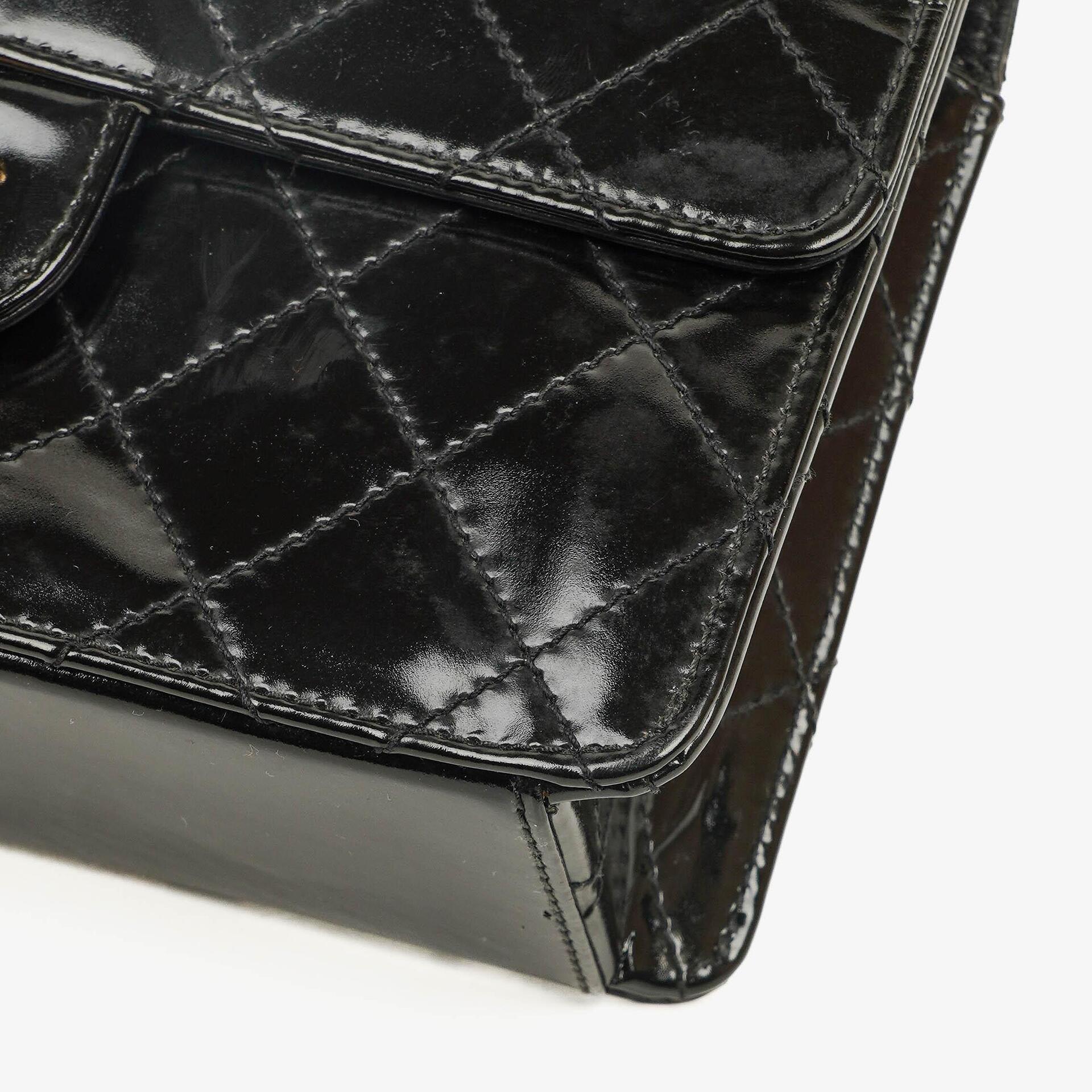 Chanel Kleine Classic Single Flap Tasche aus schwarzem gestepptem Lackleder mit 24K vergoldeter Hardware