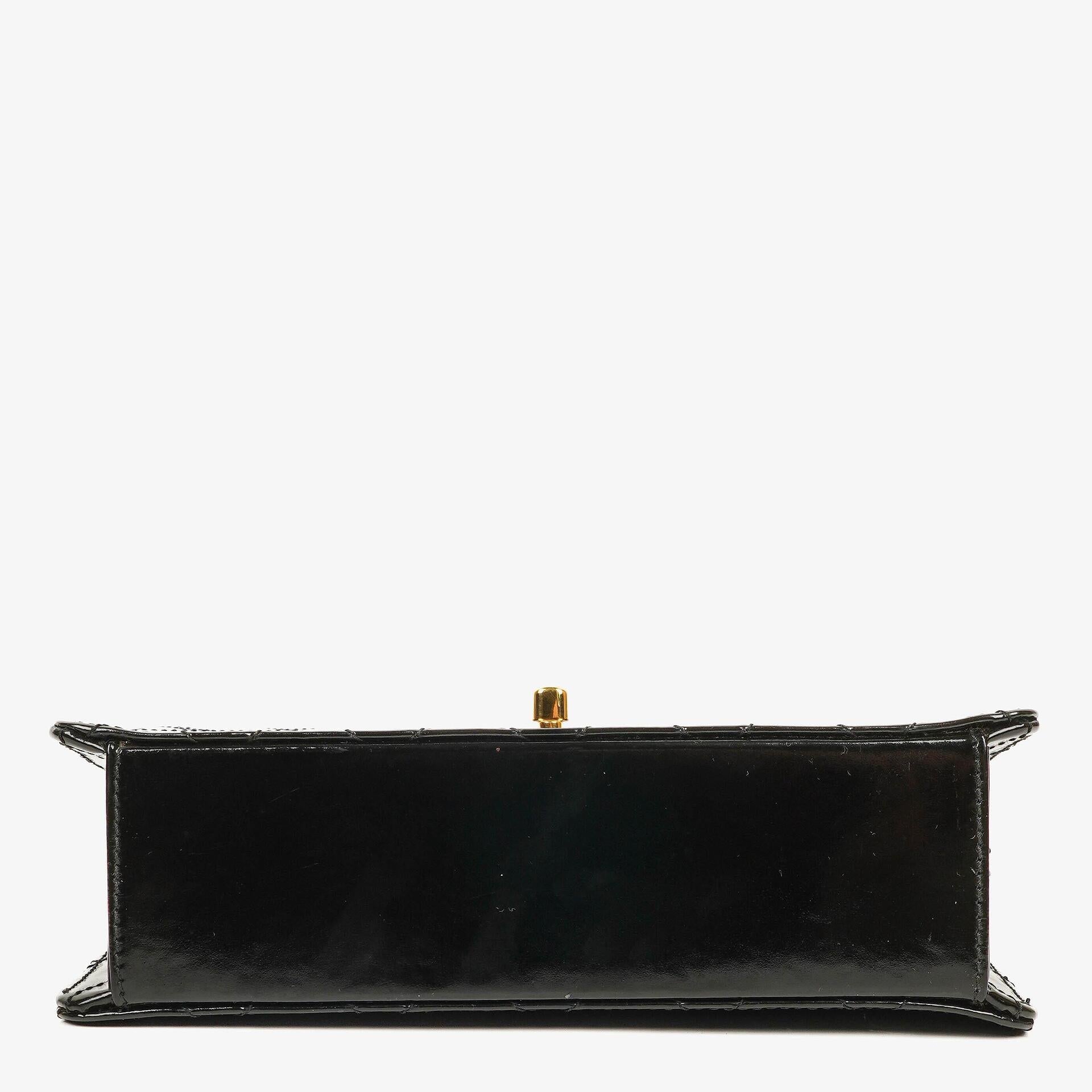 Chanel Kleine Classic Single Flap Tasche aus schwarzem gestepptem Lackleder mit 24K vergoldeter Hardware