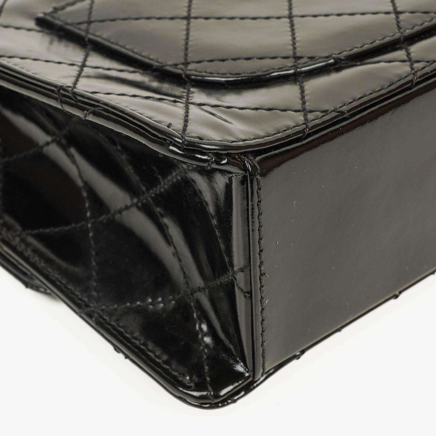 Chanel Kleine Classic Single Flap Tasche aus schwarzem gestepptem Lackleder mit 24K vergoldeter Hardware