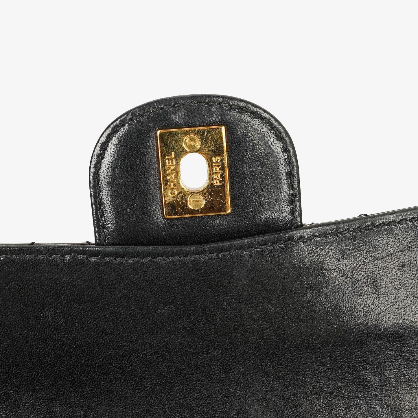 Chanel Kleine Classic Single Flap Tasche aus schwarzem gestepptem Lackleder mit 24K vergoldeter Hardware