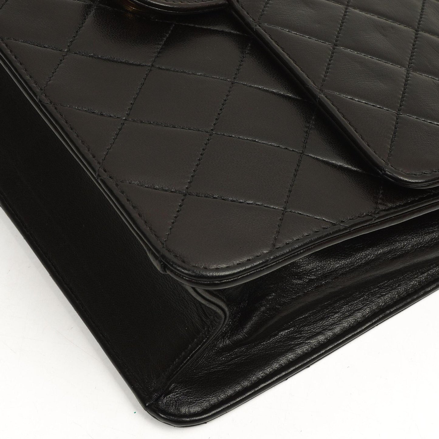 Chanel Kleine klassische Einzelklappen-Tasche Schwarz gestepptes Lammleder mit 24K goldplattierter Hardware