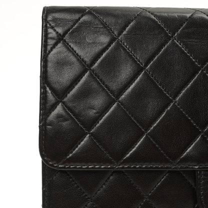 Chanel Kleine klassische Einzelklappen-Tasche Schwarz gestepptes Lammleder mit 24K goldplattierter Hardware