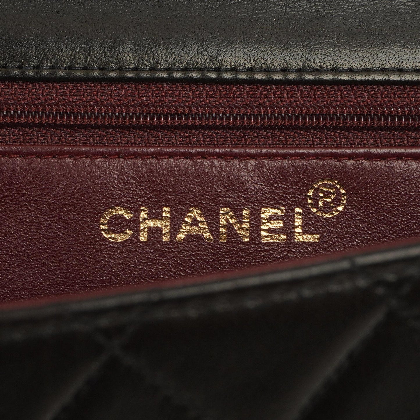 Chanel Kleine klassische Einzelklappen-Tasche Schwarz gestepptes Lammleder mit 24K goldplattierter Hardware