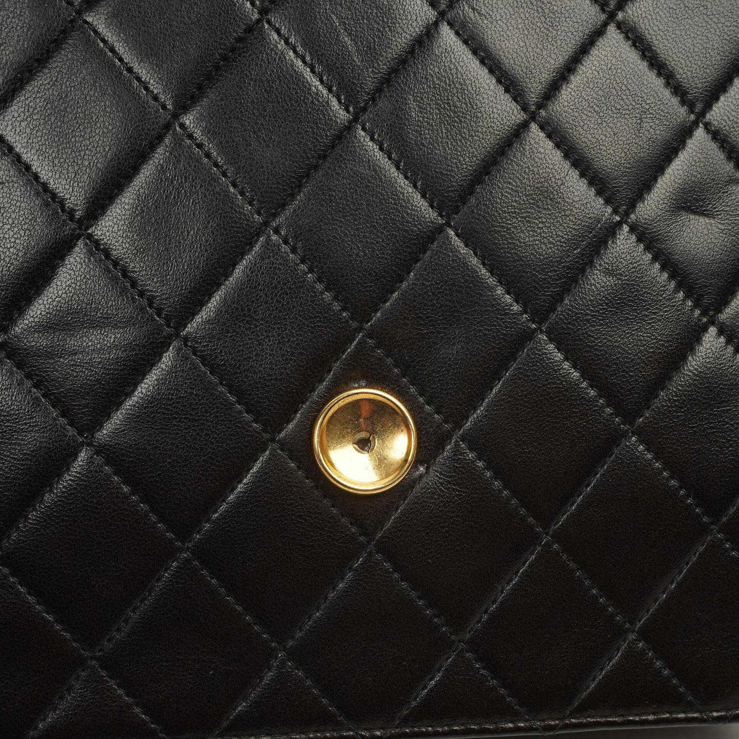 Chanel Kleine klassische Einzelklappen-Tasche Schwarz gestepptes Lammleder mit 24K goldplattierter Hardware
