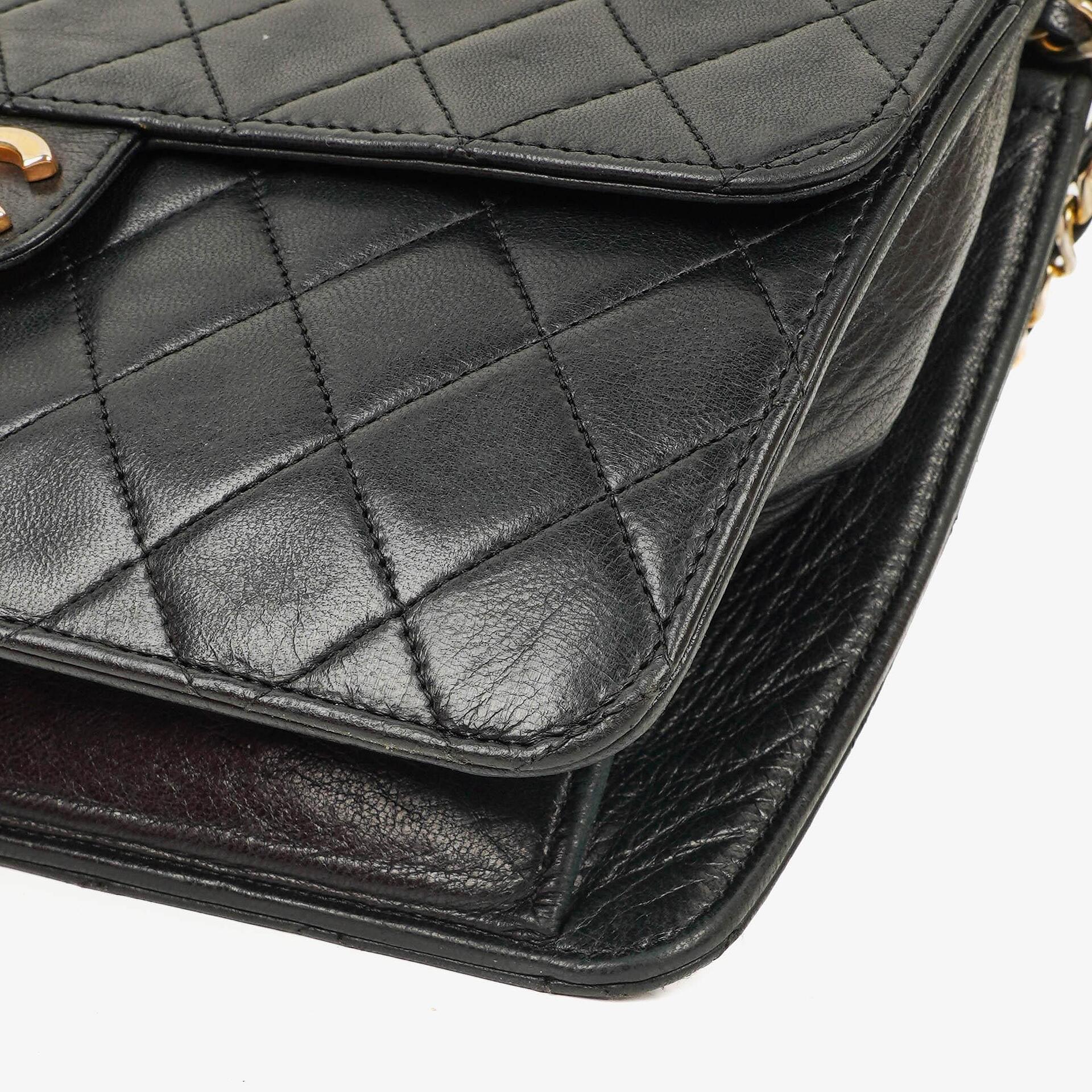 Chanel Kleine Classic Single Flap Tasche Schwarzes Gestepptes Lammleder mit 24K Gold-beschichteten Beschlägen