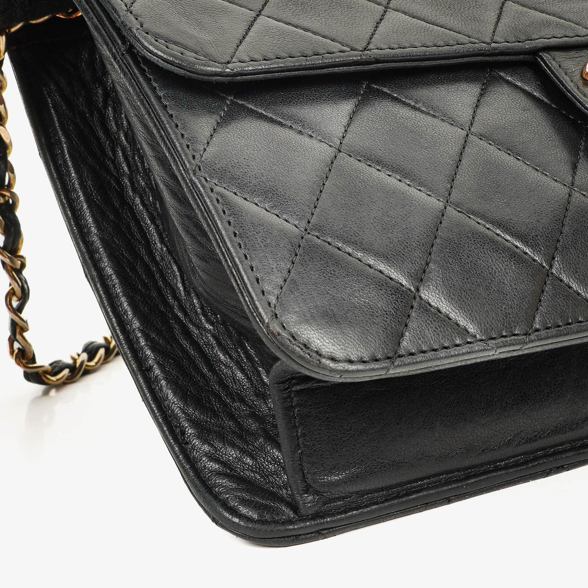 Chanel Kleine Classic Single Flap Tasche Schwarzes Gestepptes Lammleder mit 24K Gold-beschichteten Beschlägen