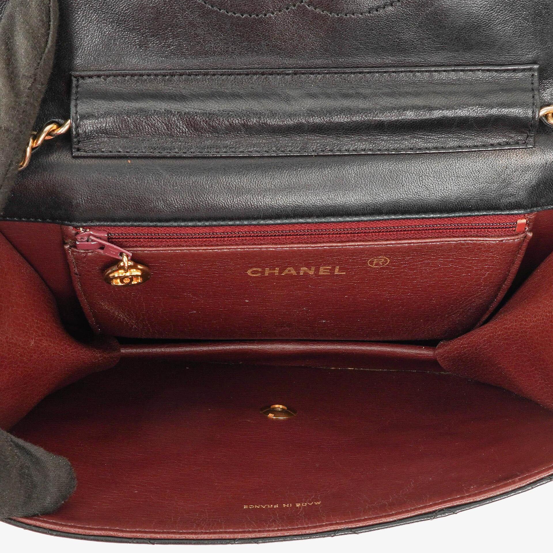 Chanel Kleine Classic Single Flap Tasche Schwarzes Gestepptes Lammleder mit 24K Gold-beschichteten Beschlägen