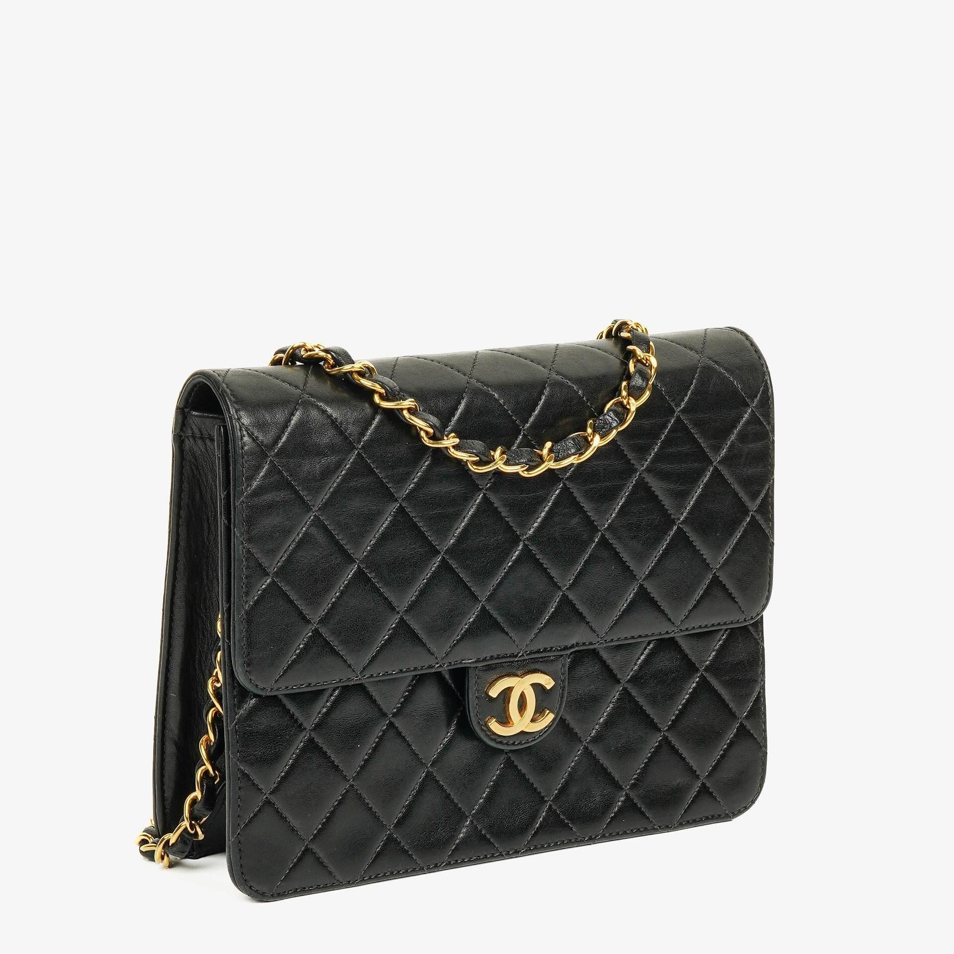 Chanel Kleine Classic Single Flap Tasche aus schwarzem gestepptem Lammleder mit 24K vergoldeten Beschlägen