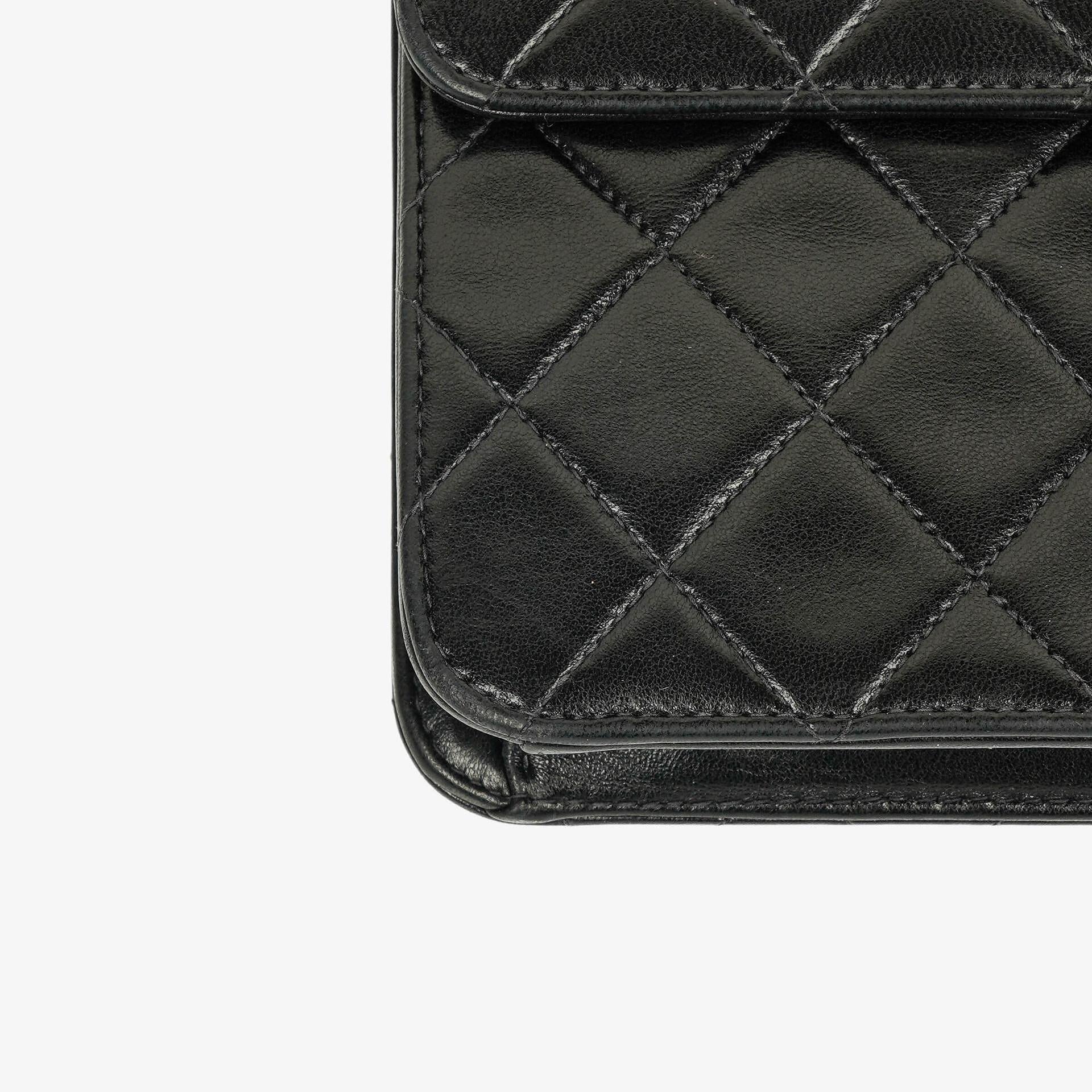 Chanel Kleine Classic Single Flap Tasche aus schwarzem gestepptem Lammleder mit 24K vergoldeten Beschlägen