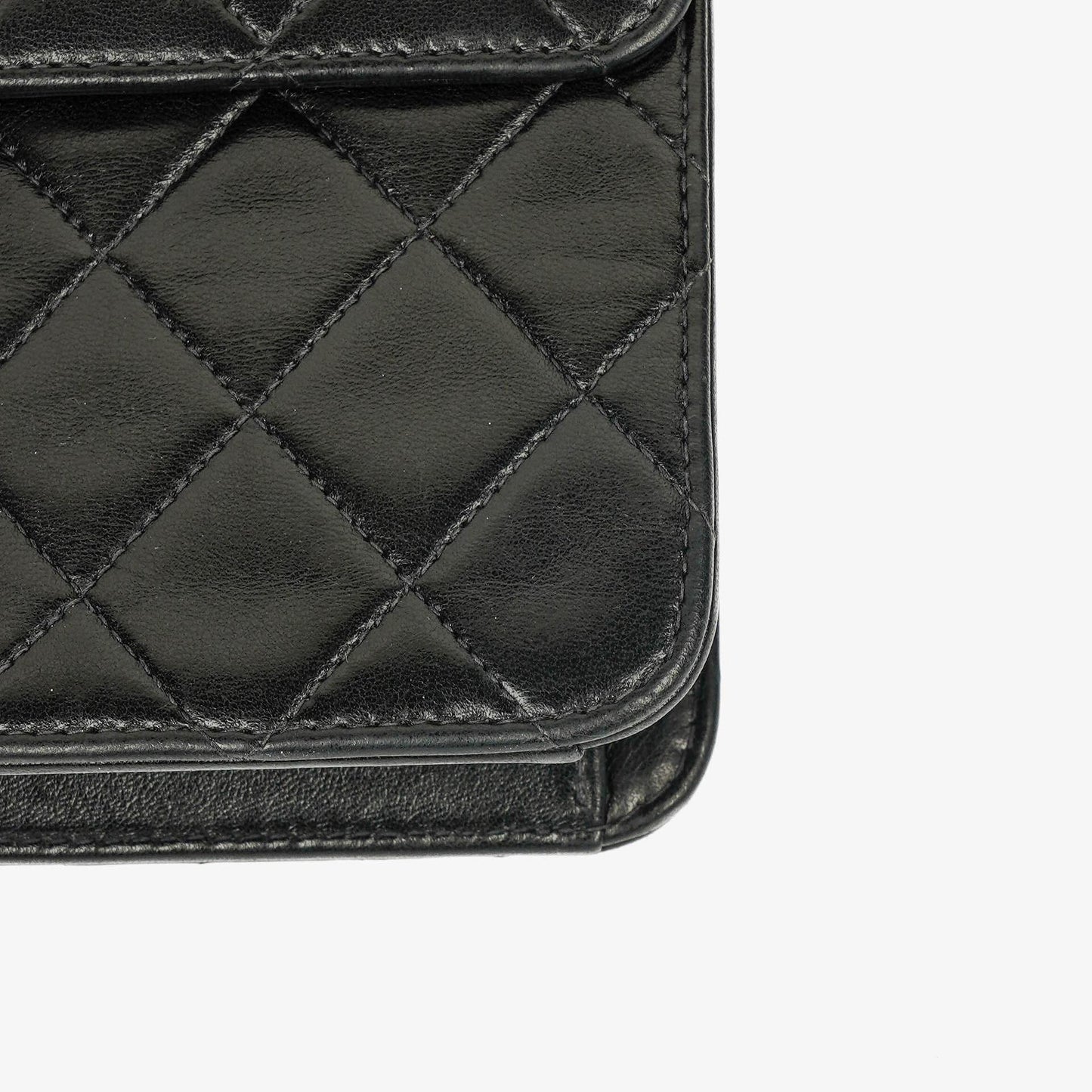 Chanel Kleine Classic Single Flap Tasche aus schwarzem gestepptem Lammleder mit 24K vergoldeten Beschlägen