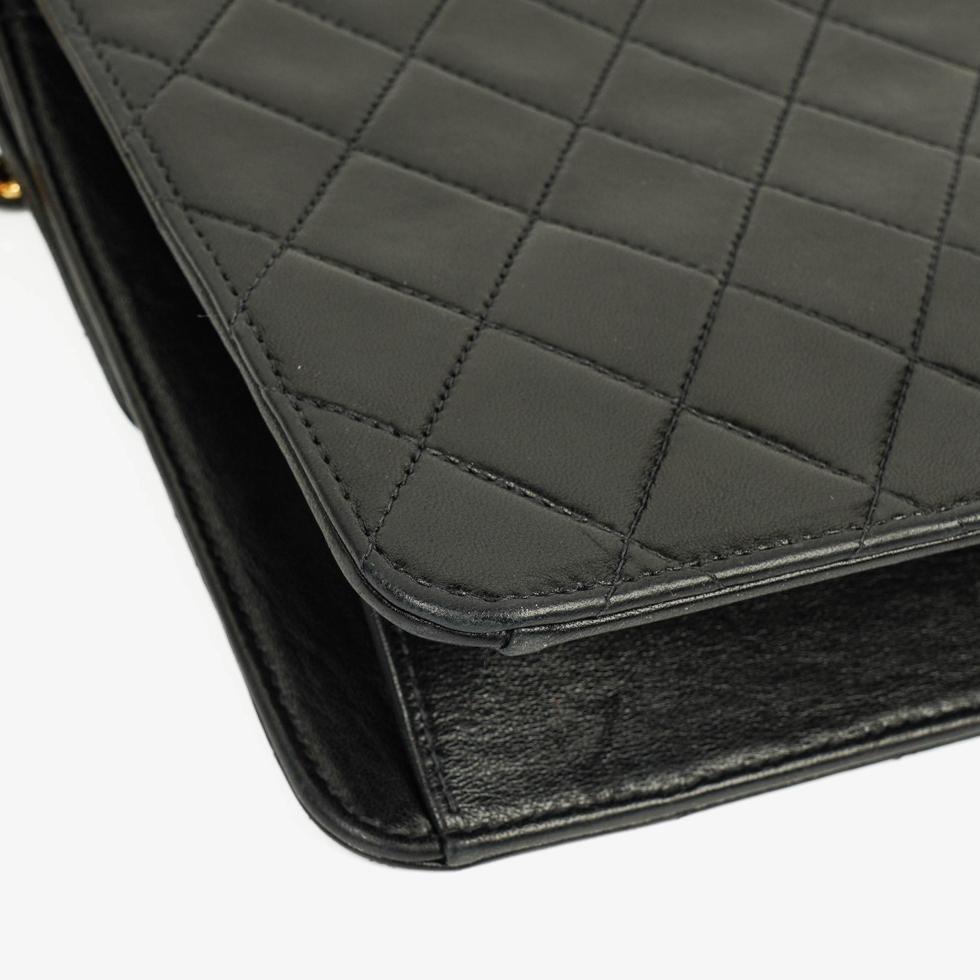 Chanel Kleine Classic Single Flap Tasche aus schwarzem gestepptem Lammleder mit 24K vergoldeten Beschlägen