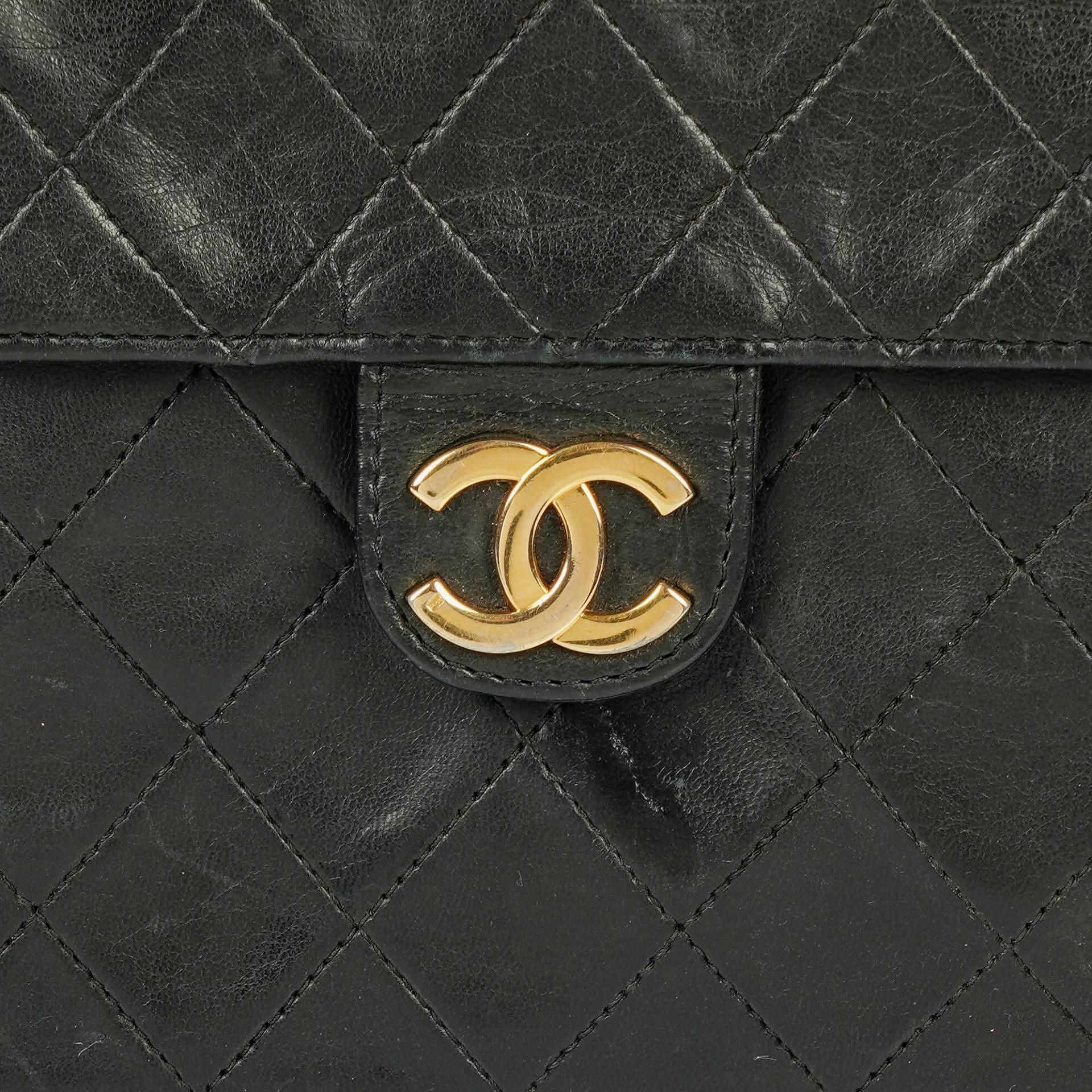 Chanel Kleine Classic Single Flap Tasche aus schwarzem gestepptem Lammleder mit 24K vergoldeter Hardware