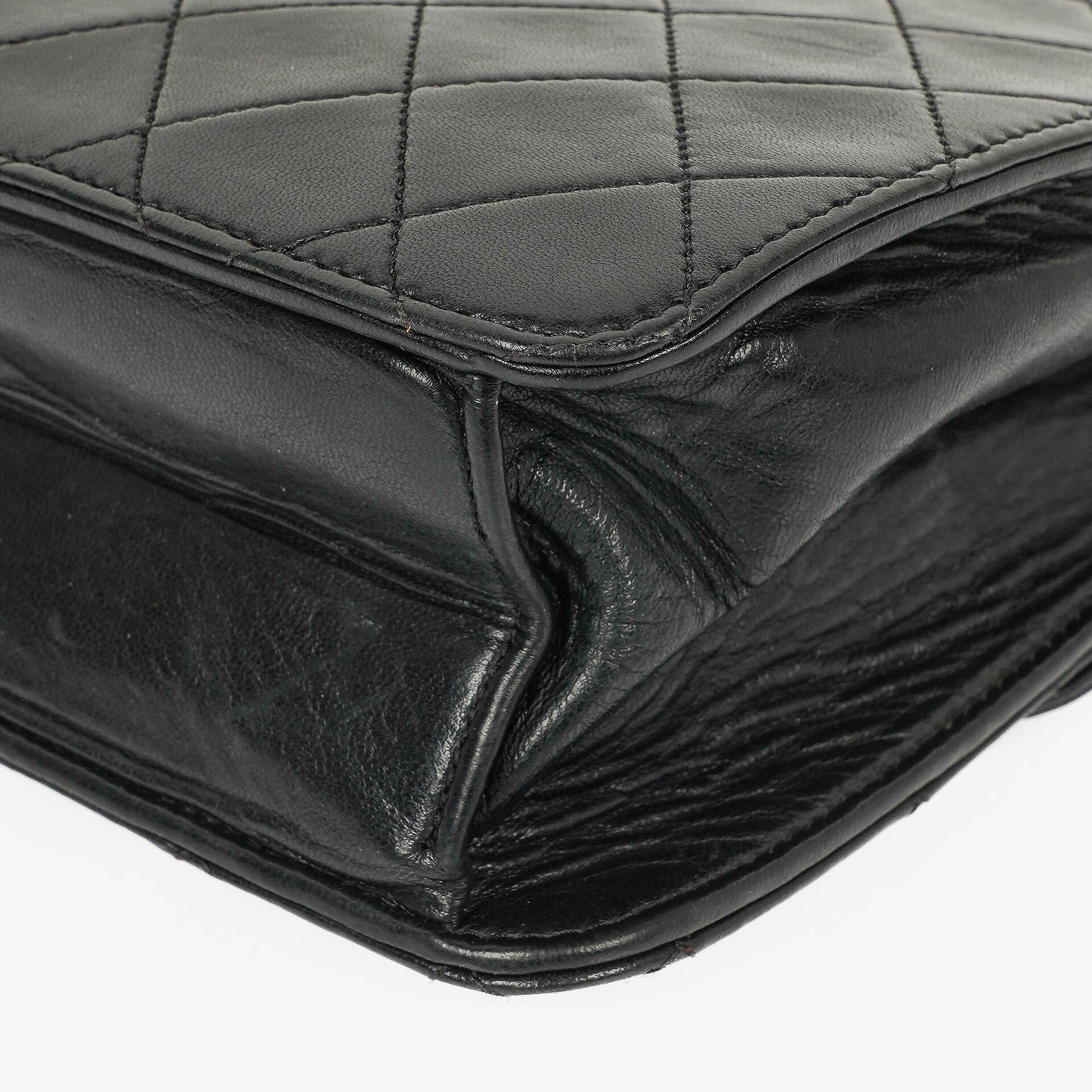 Chanel Small Classic Single Flap Tasche aus schwarzem gestepptem Lammleder mit 24K vergoldeten Beschlägen