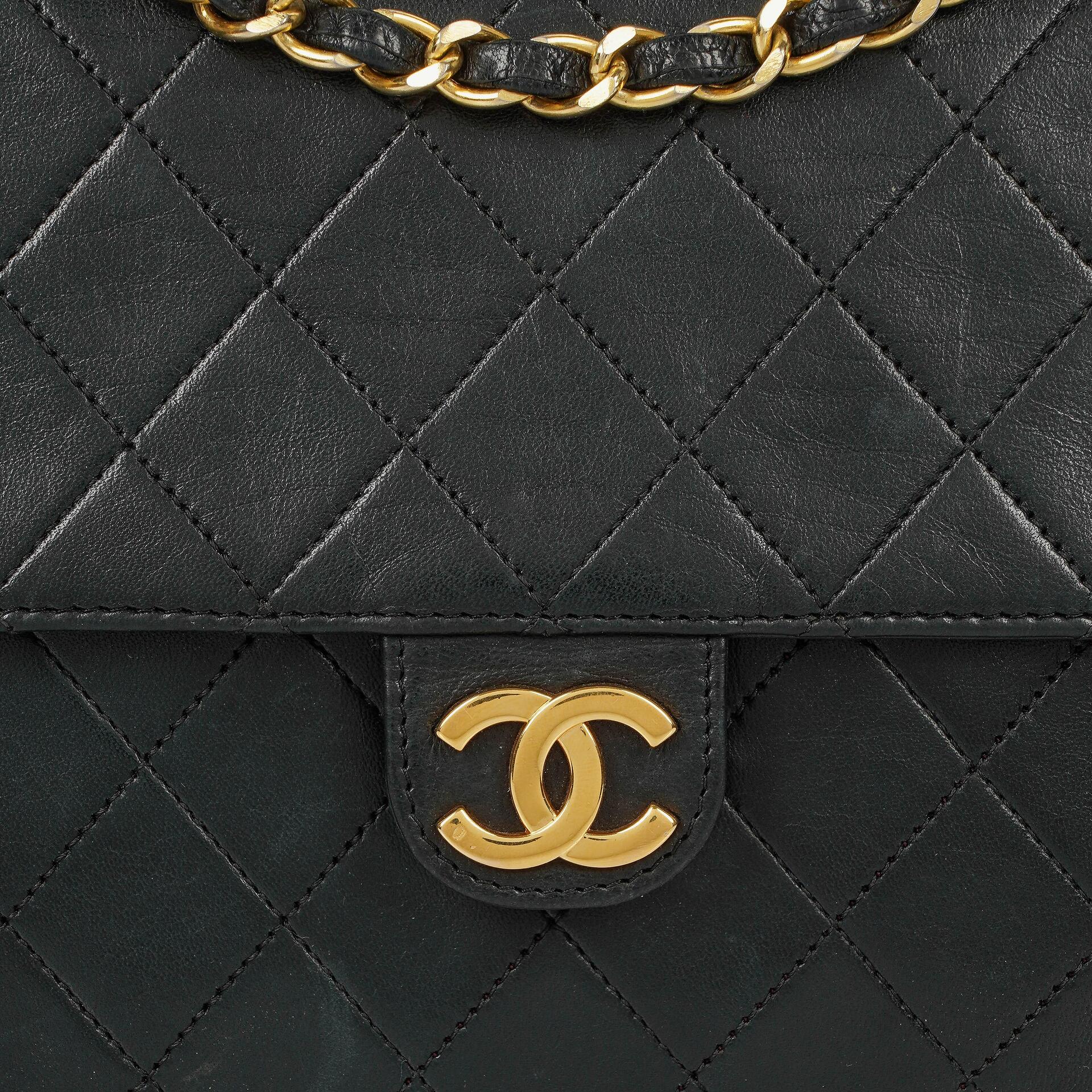 Chanel Small Classic Single Flap Tasche aus schwarzem gestepptem Lammleder mit 24K vergoldeten Beschlägen