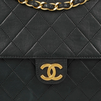 Chanel Small Classic Single Flap Tasche aus schwarzem gestepptem Lammleder mit 24K vergoldeten Beschlägen