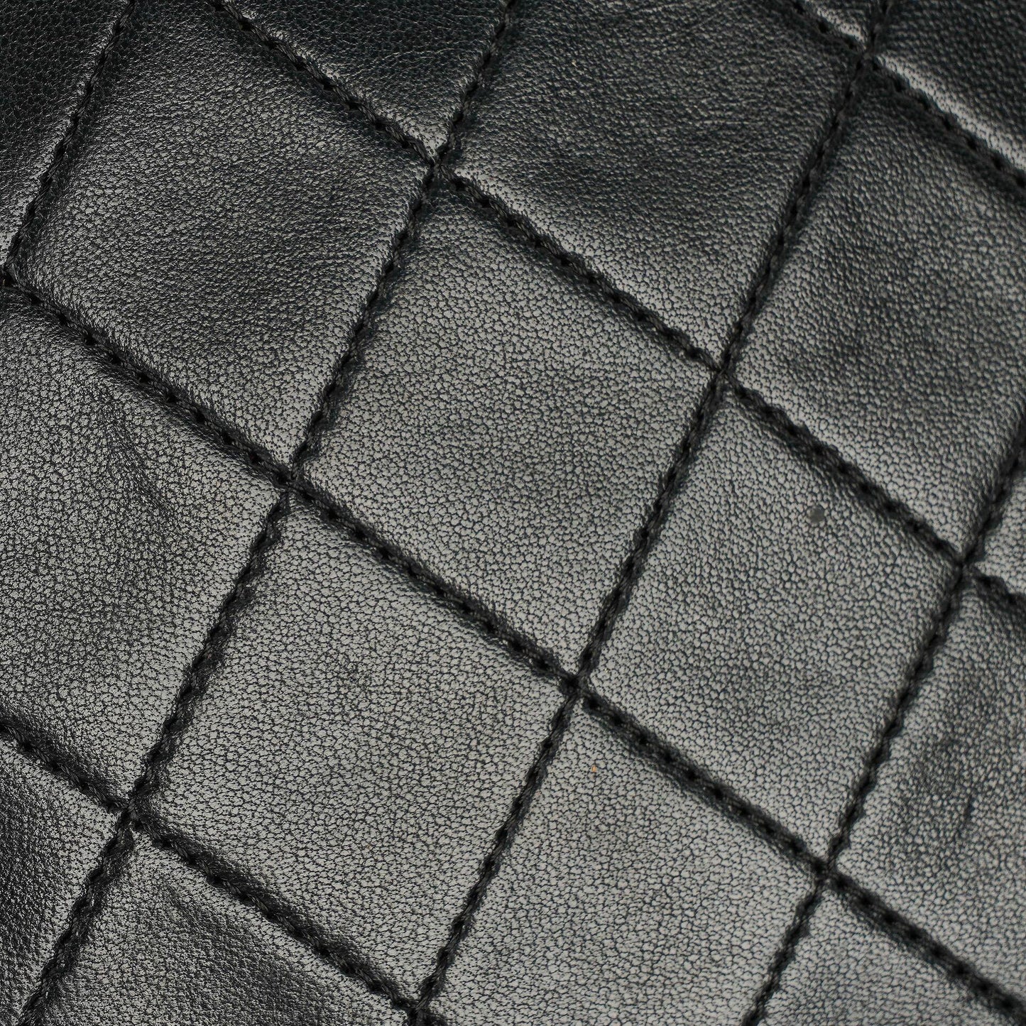 Chanel Small Classic Single Flap Tasche aus schwarzem gestepptem Lammleder mit 24K vergoldeten Beschlägen