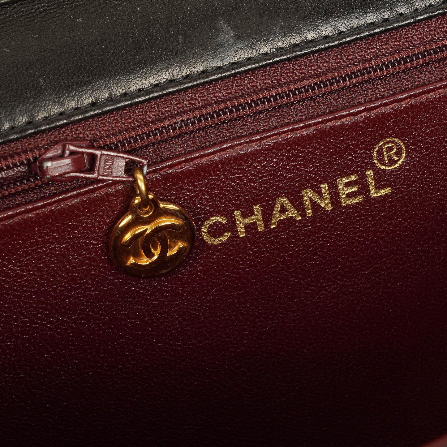 Chanel Kleine Classic Single Flap Tasche Schwarzes Gestepptes Lammleder mit 24K Gold-beschichteten Beschlägen