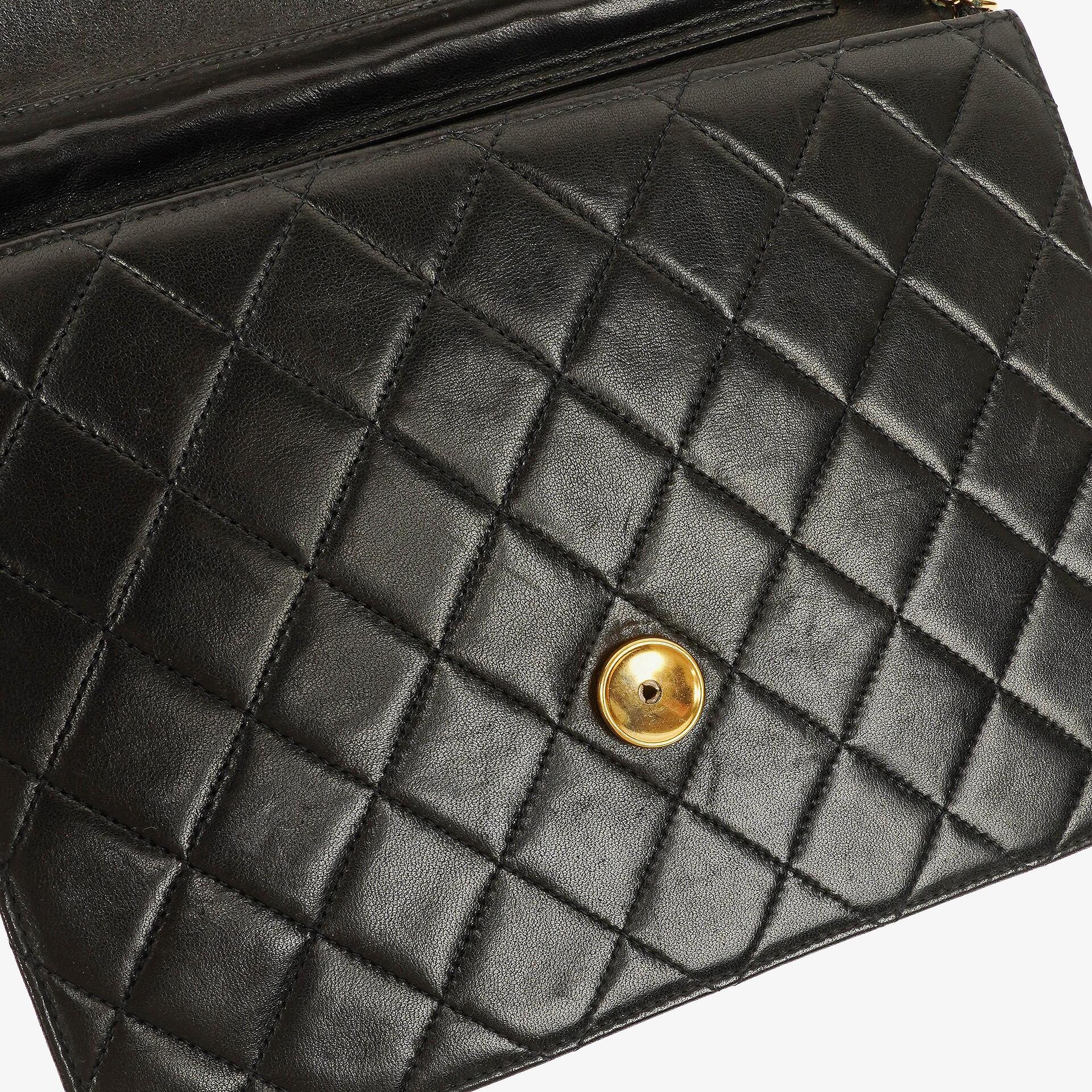 Chanel Kleine Classic Single Flap Tasche Schwarzes Gestepptes Lammleder mit 24K Gold-beschichteten Beschlägen