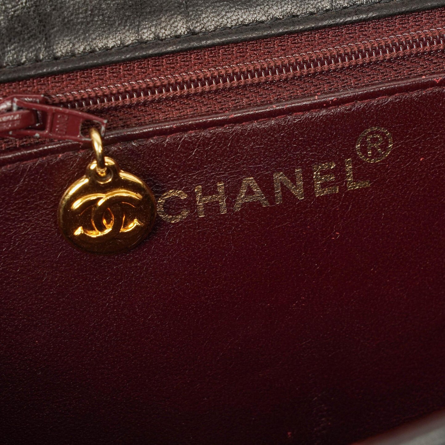 Chanel Kleine Classic Single Flap Tasche aus schwarzem gestepptem Lammleder mit 24K vergoldeter Hardware
