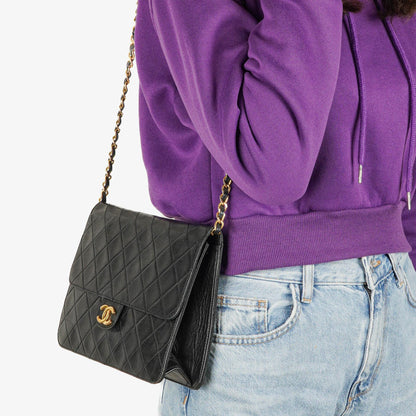 Chanel Kleine Classic Single Flap Tasche aus marineblauem gestepptem Lammleder mit 24K vergoldeter Hardware