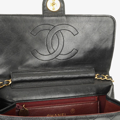 Chanel Kleine Classic Single Flap Tasche aus marineblauem gestepptem Lammleder mit 24K vergoldeter Hardware