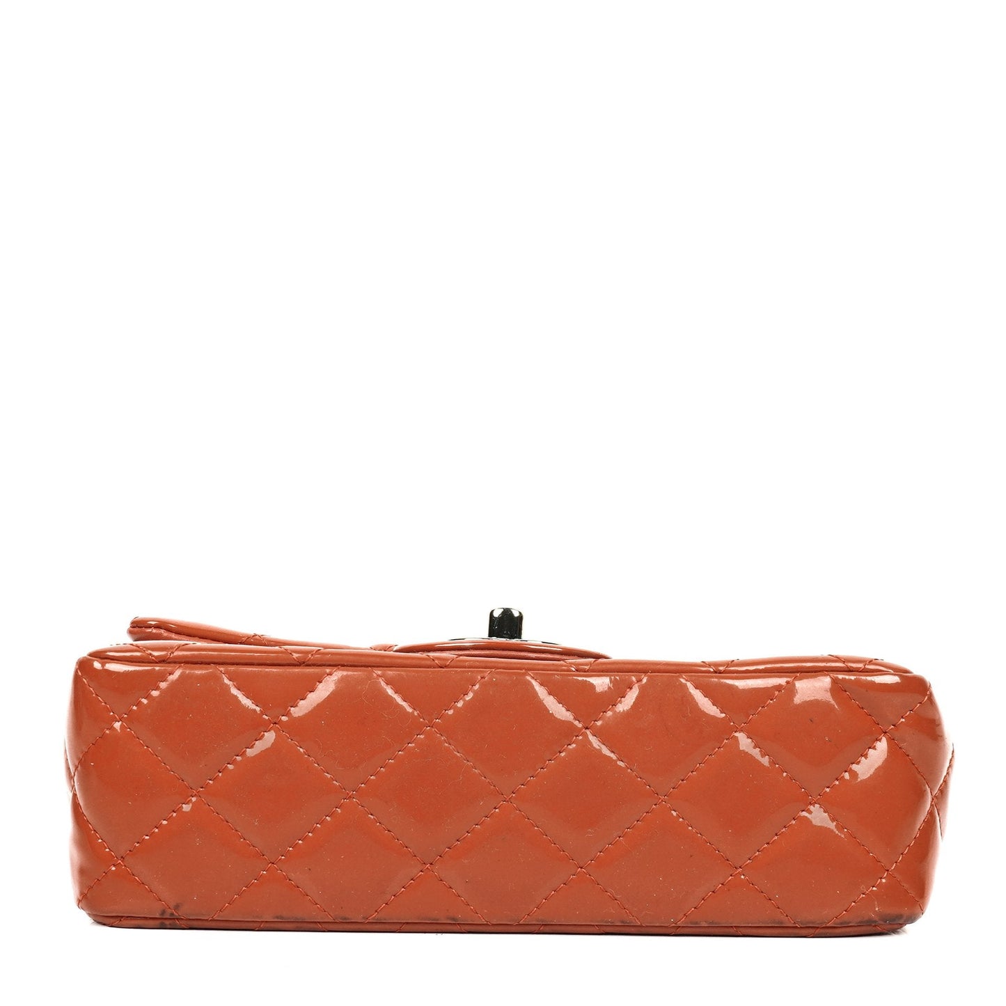 Chanel Small Classic Single Flap Tasche aus gestepptem Lackleder mit silberfarbenen Beschlägen