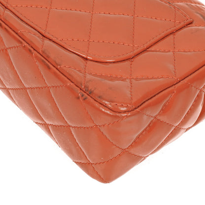 Chanel Small Classic Single Flap Tasche aus gestepptem Lackleder mit silberfarbenen Beschlägen