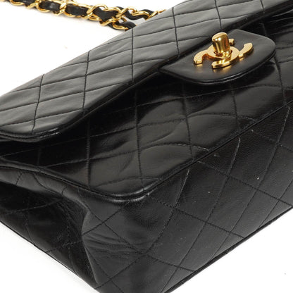Chanel Small Classic Vintage Double Flap Bag aus schwarzem gestepptem Lammleder mit 24K goldplattierter Hardware