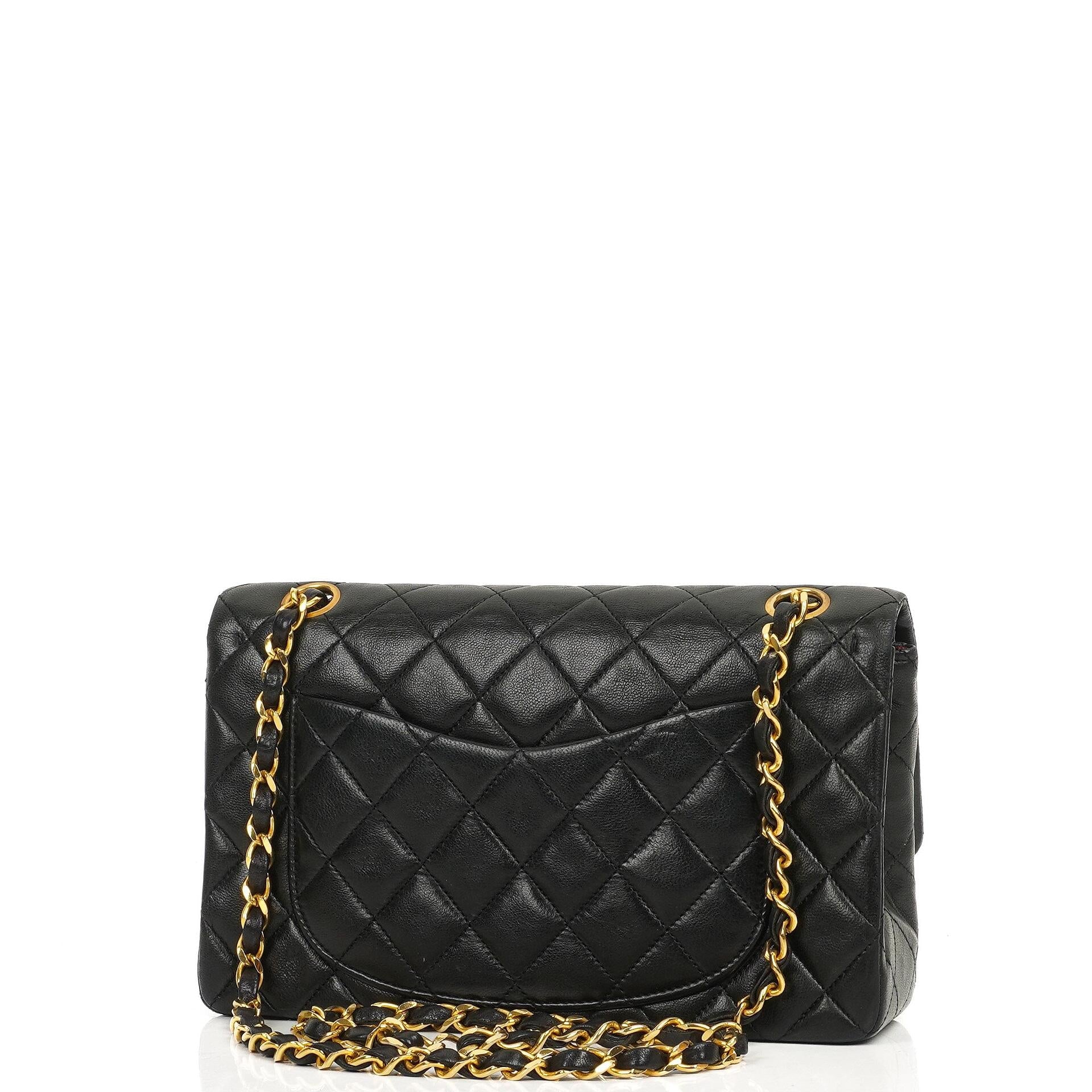 Chanel Kleine Klassische Vintage Schwarzes Gequiltetes Lammleder Doppelklappen Tasche Mit 24K Vergoldeter Hardware