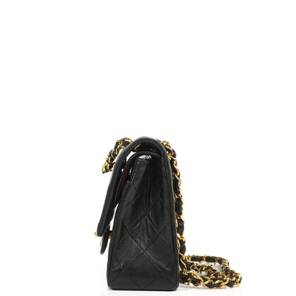 Chanel Kleine Klassische Vintage Schwarzes Gequiltetes Lammleder Doppelklappen Tasche Mit 24K Vergoldeter Hardware