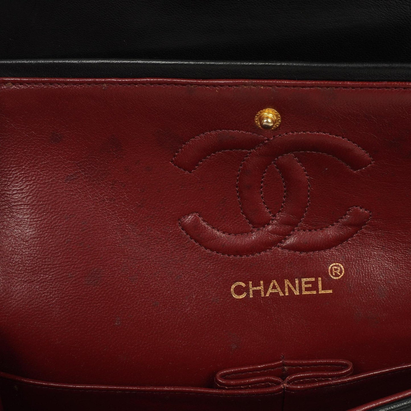 Chanel Kleine Klassische Vintage Schwarzes Gequiltetes Lammleder Doppelklappen Tasche Mit 24K Vergoldeter Hardware