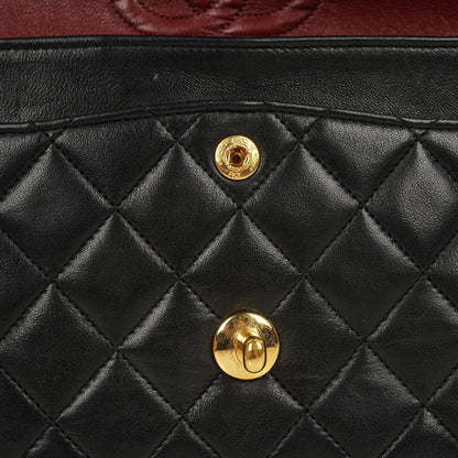 Chanel Kleine Klassische Vintage Schwarzes Gequiltetes Lammleder Doppelklappen Tasche Mit 24K Vergoldeter Hardware