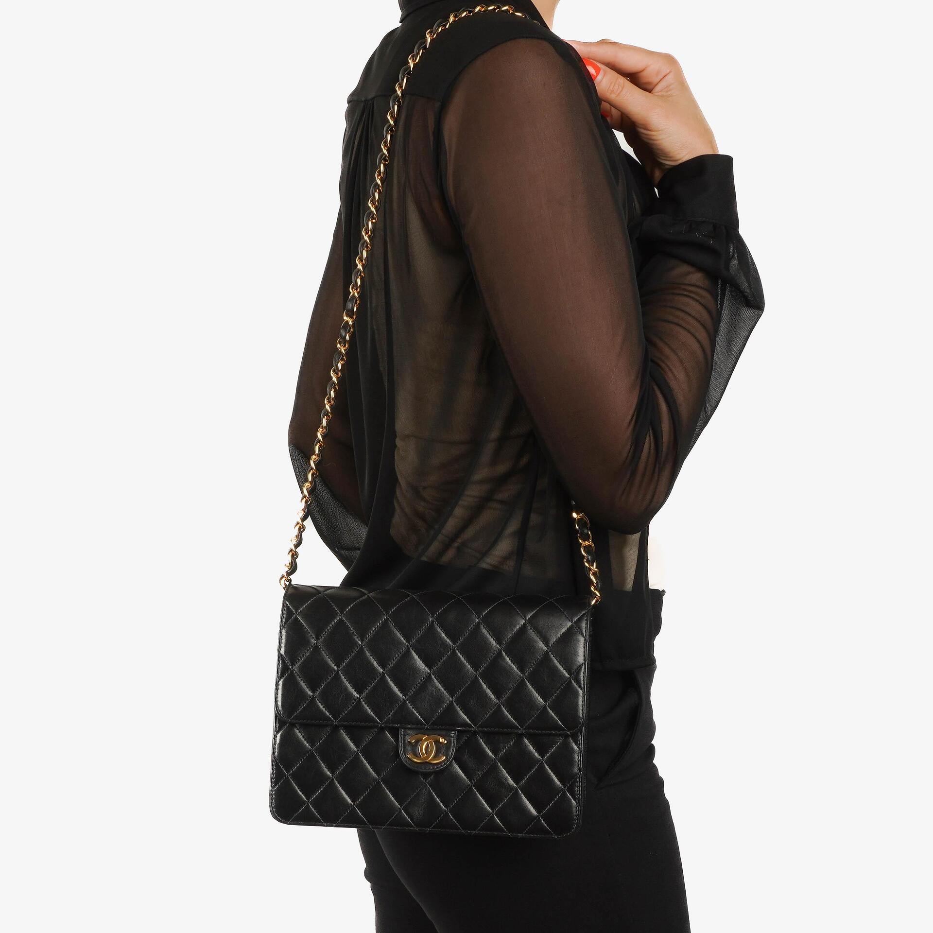 Chanel Small Classic Vintage Single Flap Bag aus schwarzem gestepptem Lammleder mit 24K goldplattierter Hardware