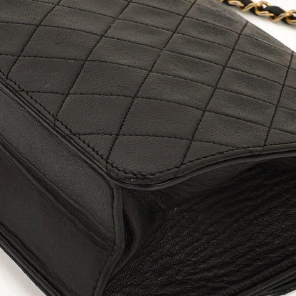 Chanel Small Classic Vintage Single Flap Bag aus schwarzem gestepptem Lammleder mit goldfarbener Hardware