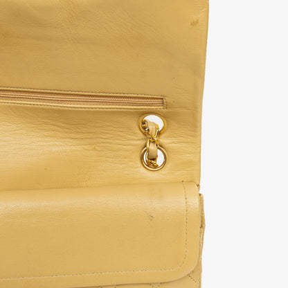 Chanel Kleine Klassische Vintage Double Flap Tasche aus beigem gestepptem Lammleder mit 24K vergoldeter Hardware