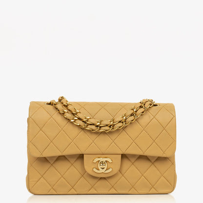 Chanel Kleine Classic Vintage Double Flap Tasche aus gestepptem Lammleder in Beige mit 24K vergoldeten Beschlägen