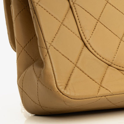 Chanel Kleine Classic Vintage Double Flap Tasche aus gestepptem Lammleder in Beige mit 24K vergoldeten Beschlägen