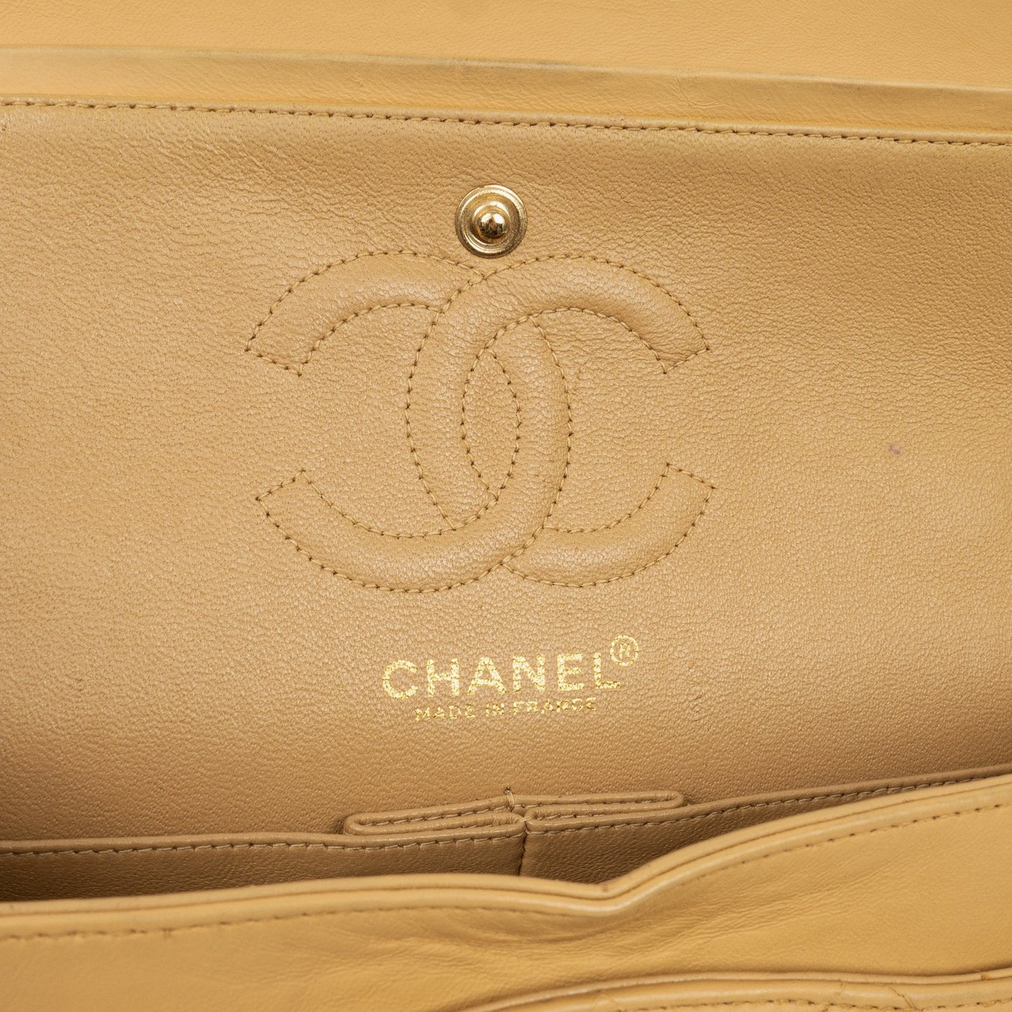 Chanel Kleine Classic Vintage Double Flap Tasche aus gestepptem Lammleder in Beige mit 24K vergoldeten Beschlägen