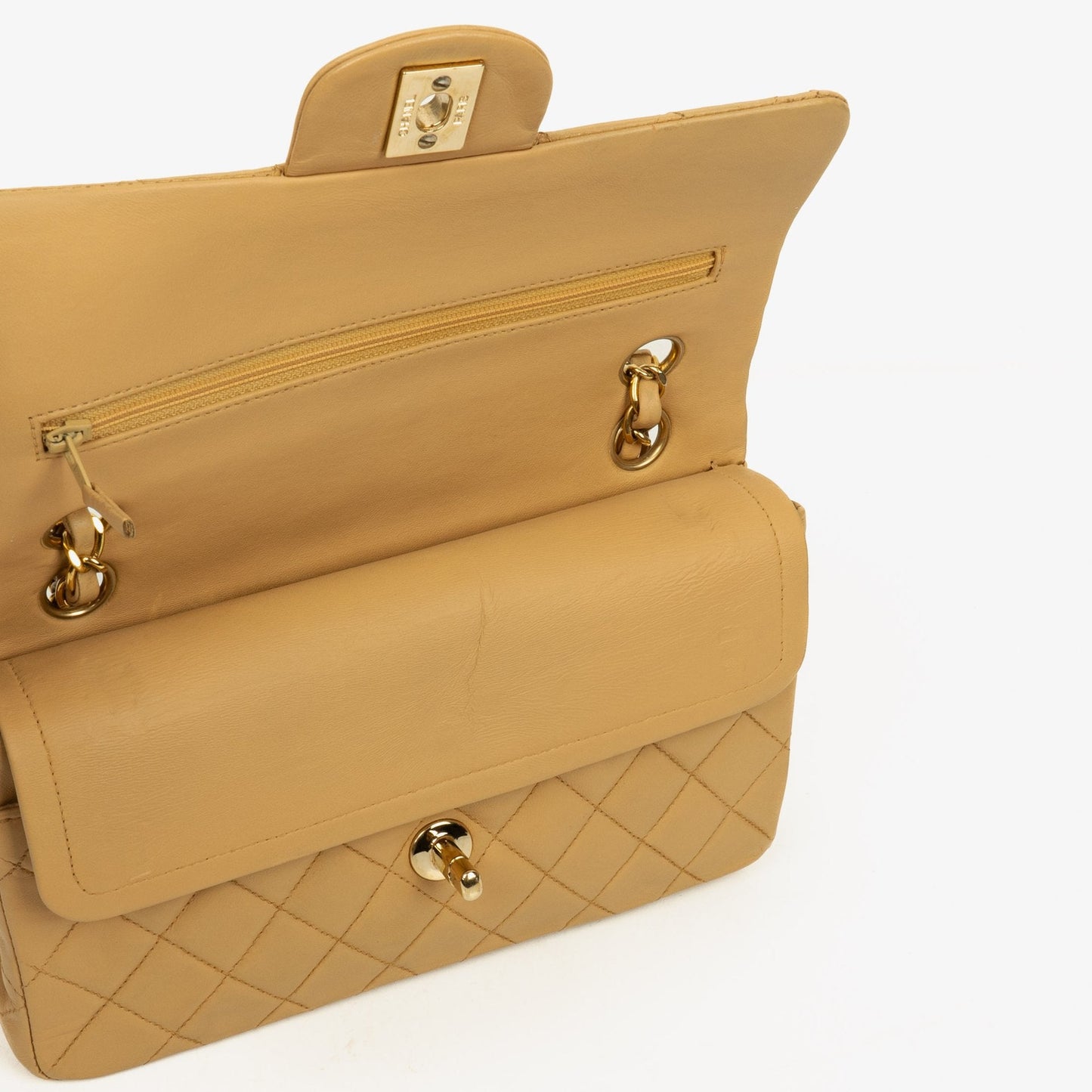 Chanel Kleine Classic Vintage Double Flap Tasche aus gestepptem Lammleder in Beige mit 24K vergoldeten Beschlägen