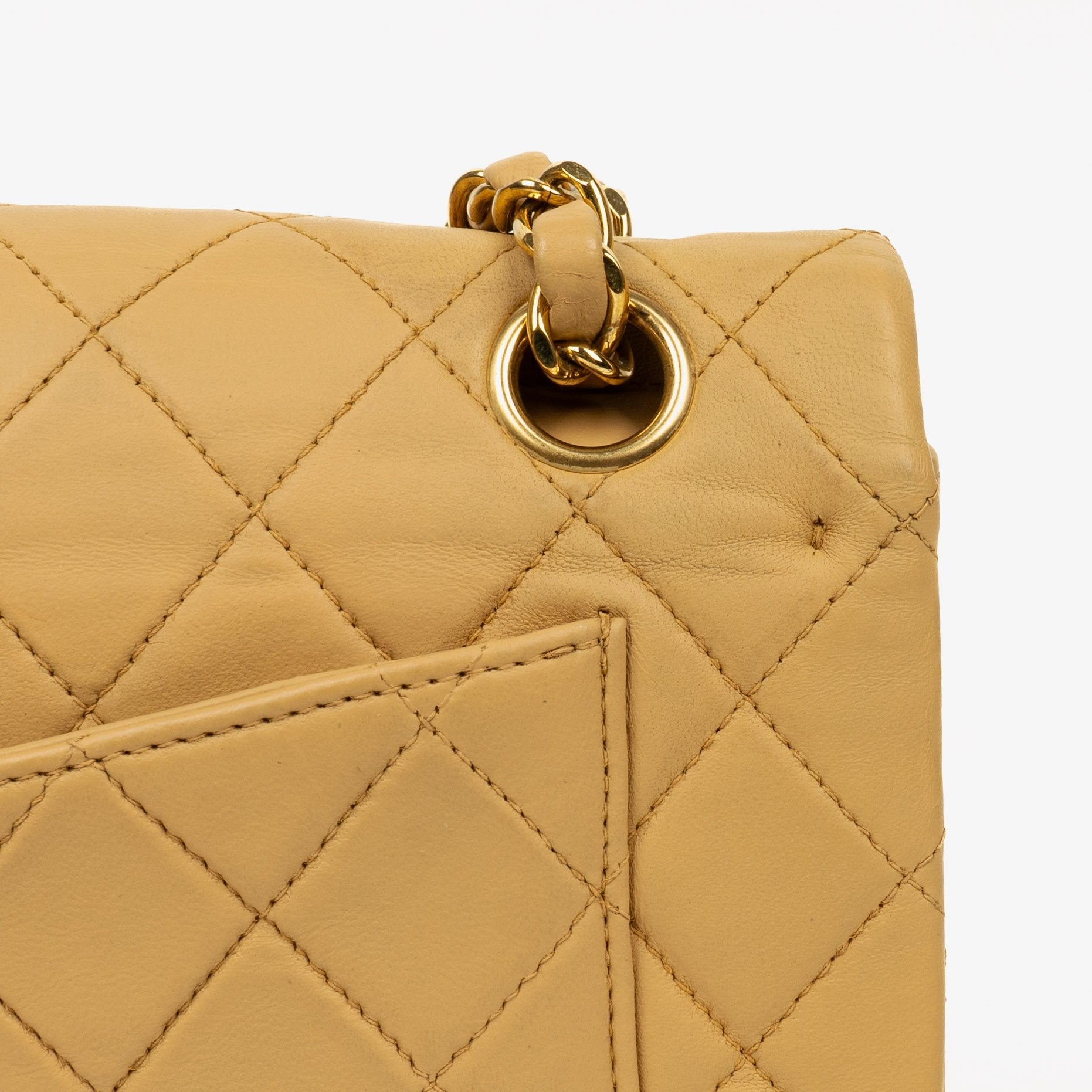 Chanel Kleine Classic Vintage Double Flap Tasche aus gestepptem Lammleder in Beige mit 24K vergoldeten Beschlägen