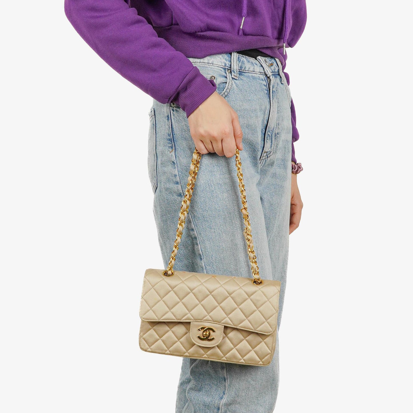 Chanel Kleine Classic Vintage Double Flap Tasche aus beigem Satin mit 24K vergoldeten Beschlägen