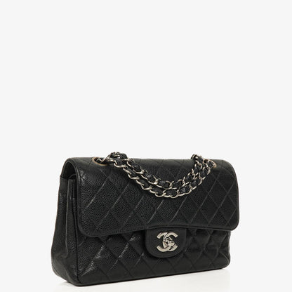 Chanel Small Classic Vintage Double Flap Bag aus schwarzem gestepptem Kaviarleder mit silberfarbener Hardware