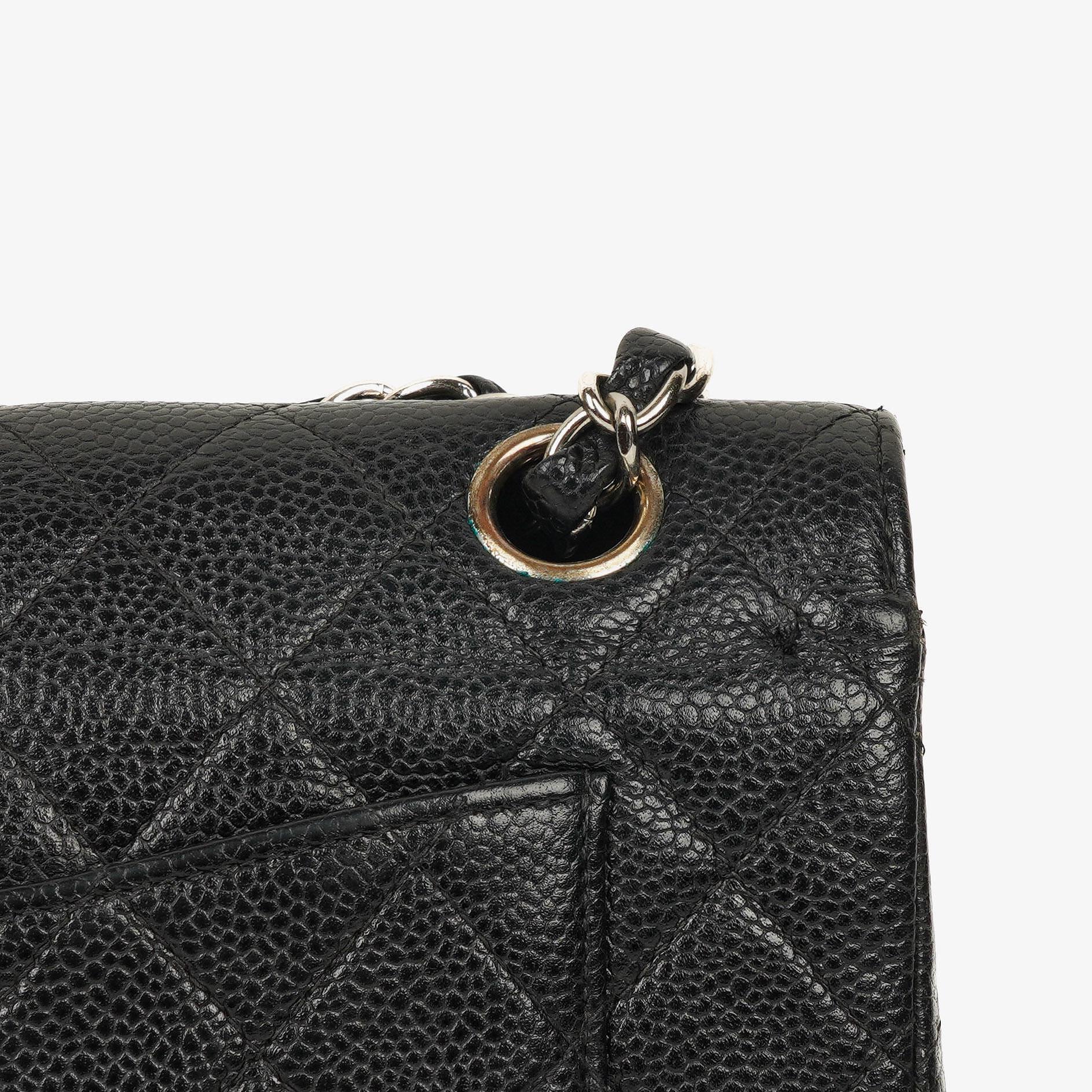 Chanel Small Classic Vintage Double Flap Bag aus schwarzem gestepptem Kaviarleder mit silberfarbener Hardware