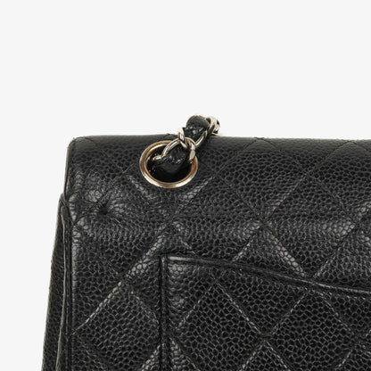 Chanel Small Classic Vintage Double Flap Bag aus schwarzem gestepptem Kaviarleder mit silberfarbener Hardware