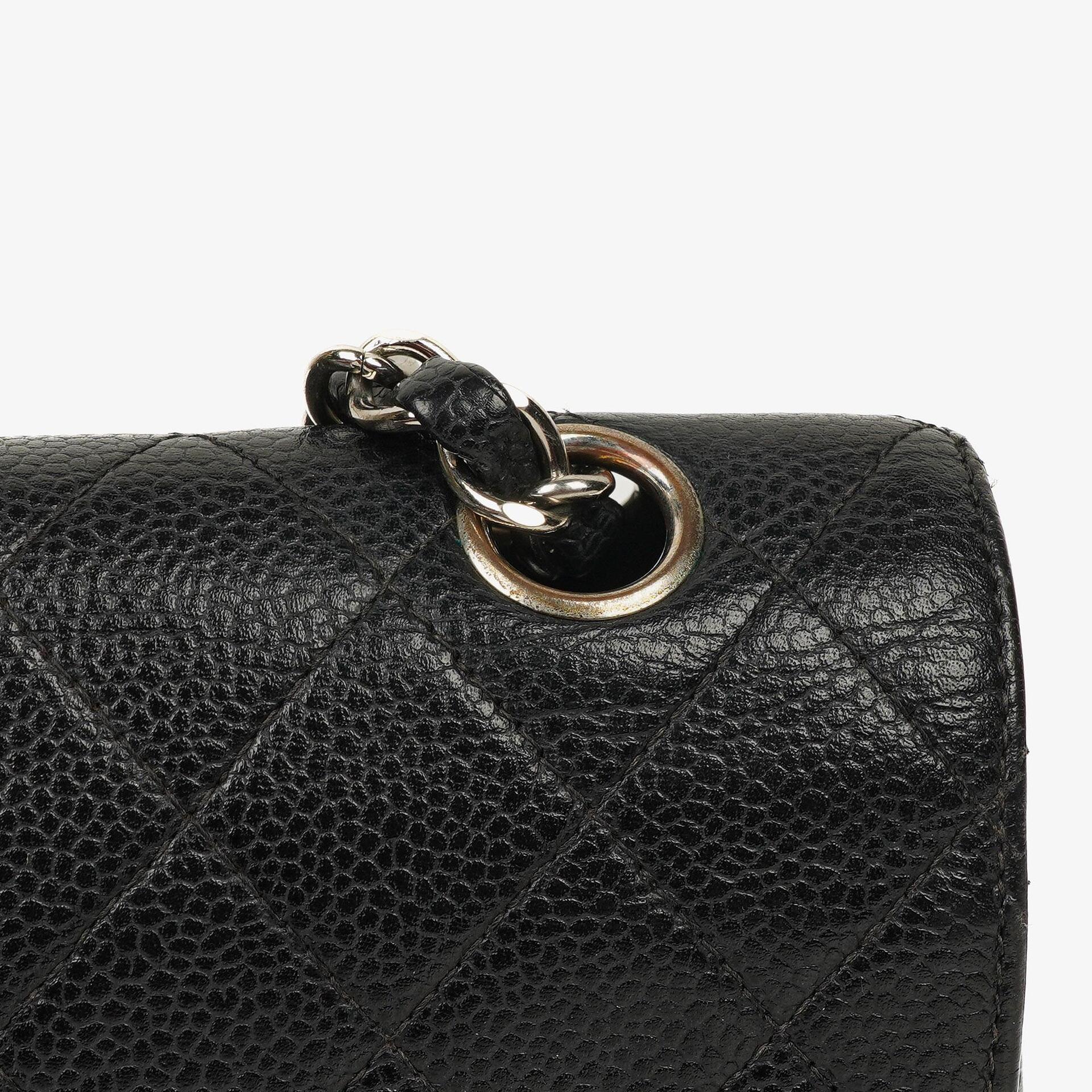Chanel Small Classic Vintage Double Flap Bag aus schwarzem gestepptem Kaviarleder mit silberfarbener Hardware