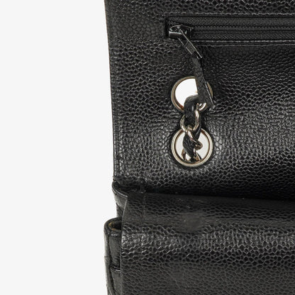 Chanel Small Classic Vintage Double Flap Bag aus schwarzem gestepptem Kaviarleder mit silberfarbener Hardware