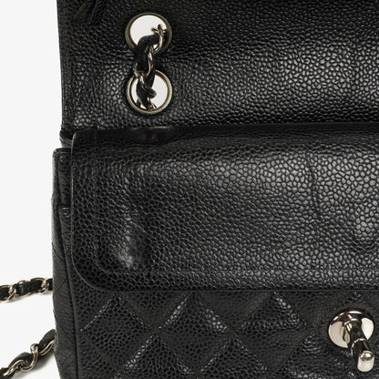 Chanel Small Classic Vintage Double Flap Bag aus schwarzem gestepptem Kaviarleder mit silberfarbener Hardware